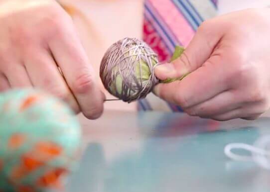 how to dye Easter eggs with silk 