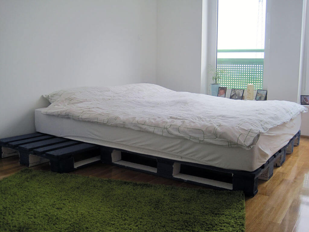 Make Your Own Dream Bed After Discovering These Pallet Furniture Ideas