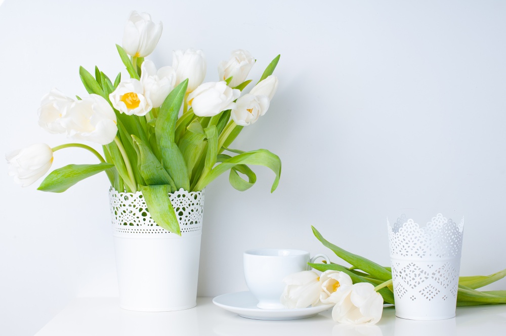 23 Cute And Easy Designs To Decorate Your Home With Flowers