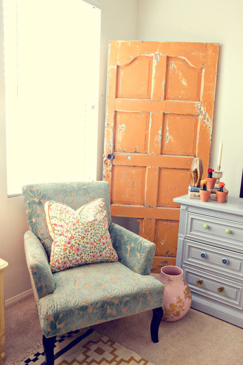 12 Old Door Vintage Decor Ideas To Boost The Charm Of Your Rustic House