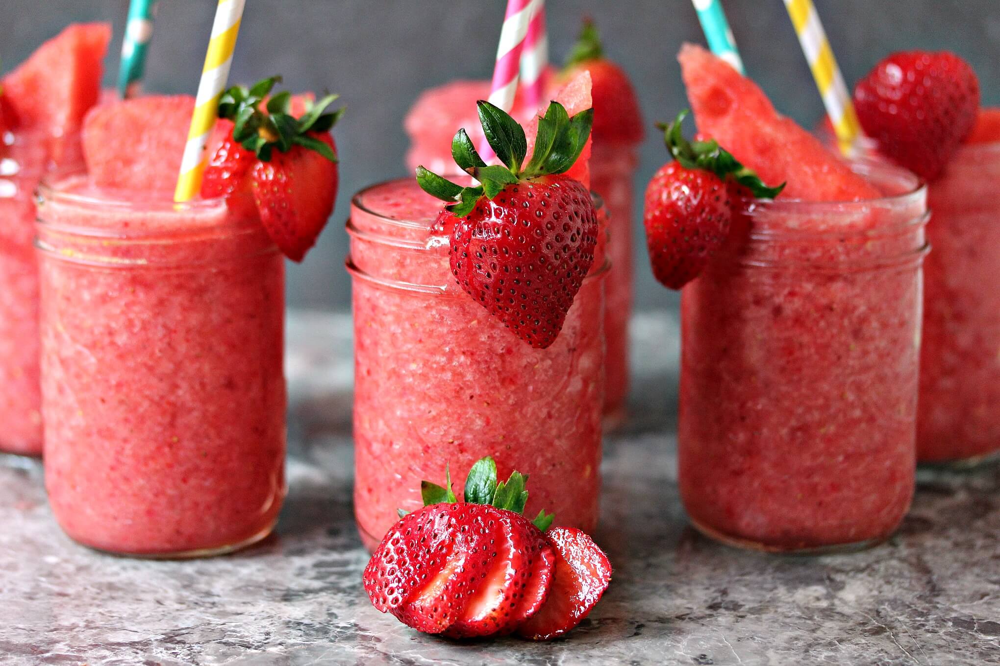 8 Drinks to Boost Metabolism and Tone Up Your Body, strawberry smoothie