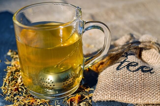 8 Drinks to Boost Metabolism and Tone Up Your Body, spiced green tea