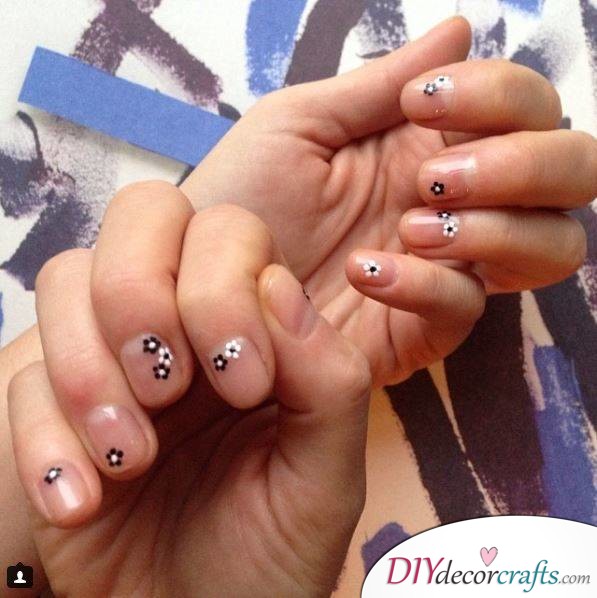 10 Best Nail Designs For A Date Night, Daisies