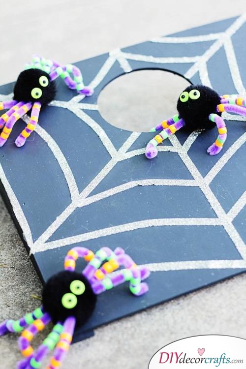 Spider Cornhole - Halloween Party Game