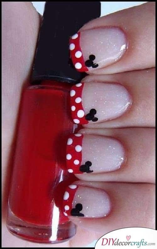 Minnie Mouse French Tip - Disney Nail Art Design
