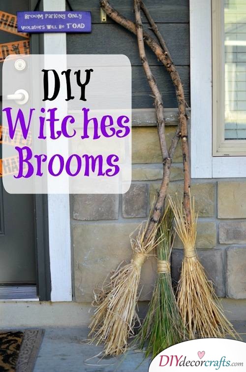 Witches Broom - Halloween Décor