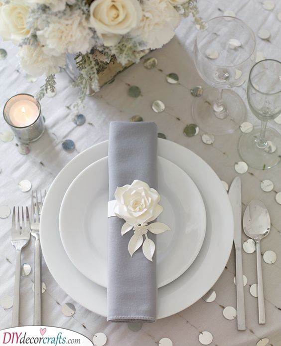 The Importance of Napkins - Silver Wedding Ideas