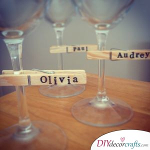 Wooden Pegs - Simple Wedding Name Cards