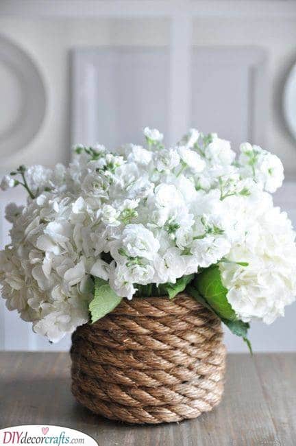 Rope Wrapped Vase - Gorgeous Summer Centrepieces