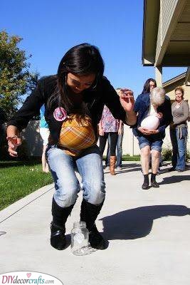 Tinkle in the Pot - Funniest Baby Shower Games Ever