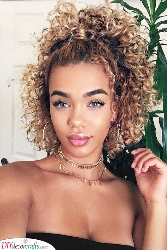 Try Out a High Ponytail - Hairstyles for Curly Hair