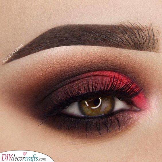 A Splash of Red - Hot Smokey Eye Makeup Ideas