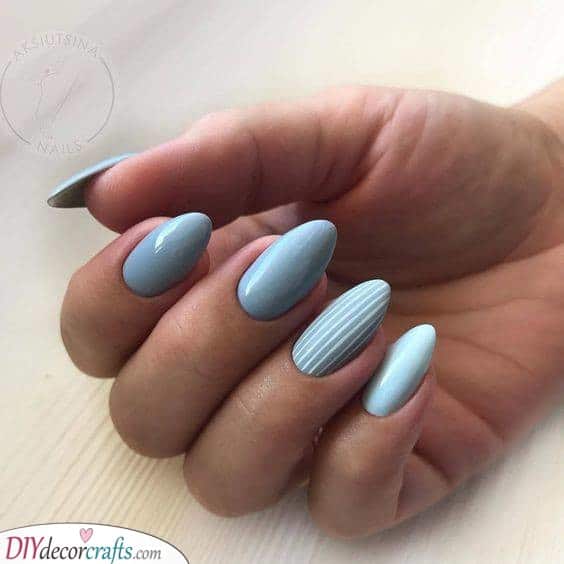 Cute Stripes - Adorable Almond Shaped Nails