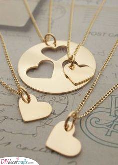 Amazing Necklaces - The Best Christmas Presents for Sisters