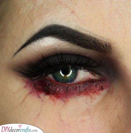 Red Eyes - Easy Halloween Makeup Ideas
