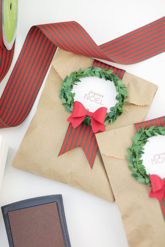 Include a Wreath - Christmas Wrapping Ideas