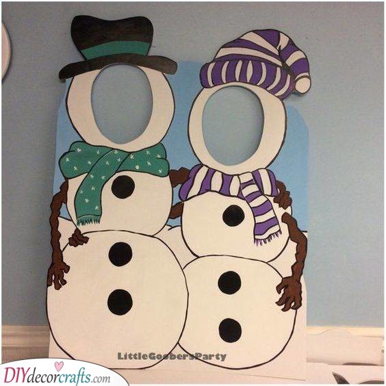 Two Cute Snowmen – DIY Christmas Party Decorations