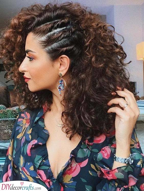 Hairstyles for Girls with Curly Hair - Hairstyles for Curly Haired Women