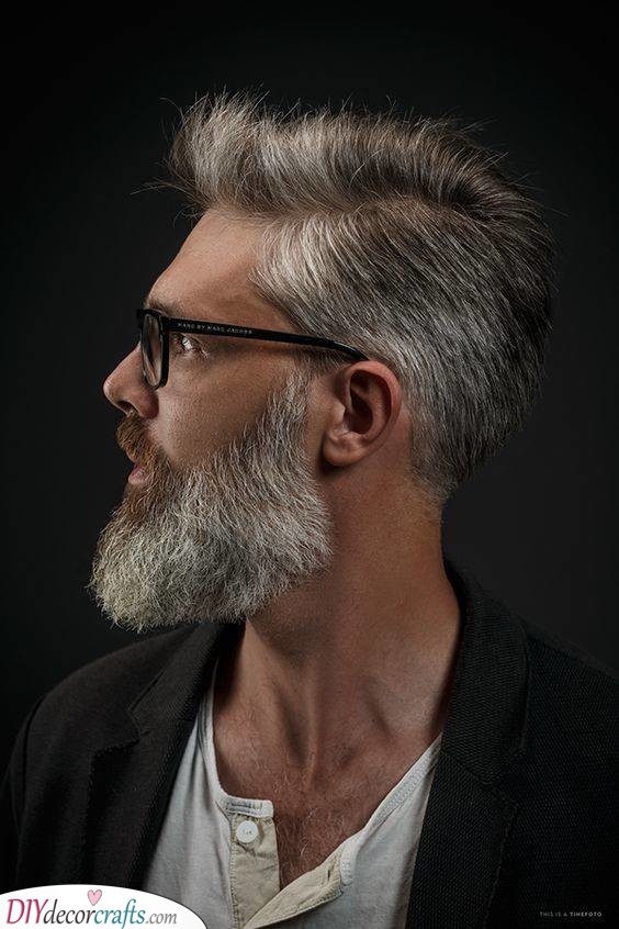 An Amazing Look - Short with a Beard