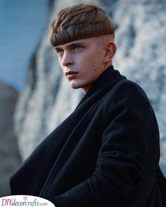 A Layered Crop - Best Short Haircuts for Men