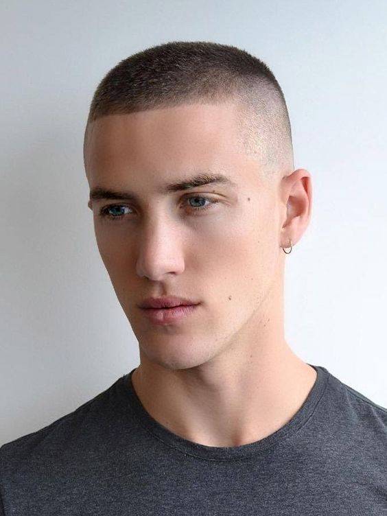 Hairstyles for Men with Thin Hair - Tips for a Receding Hairline