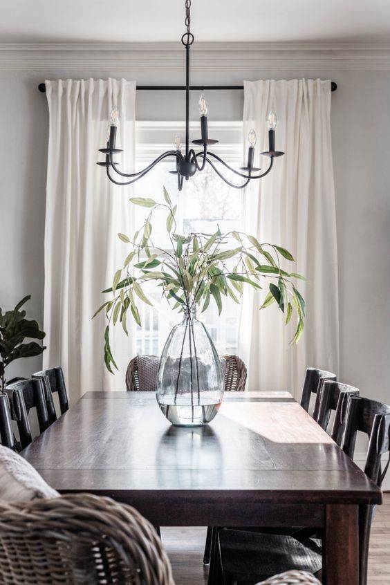 Simplistic and Stylish - Dining Room Table Decor Ideas