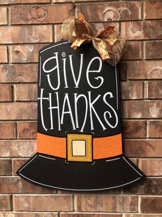 A Thanksgiving Hat - Thanksgiving Door Decorating Ideas
