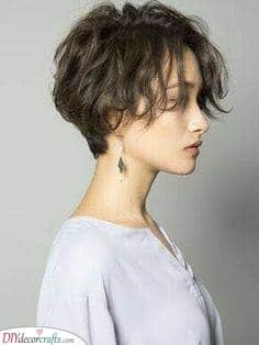 Wonderful and Wavy – Short Natural Hairstyles for Women