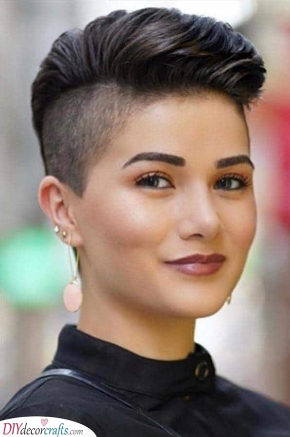 A Bold Undercut – Short Haircut Styles for Women