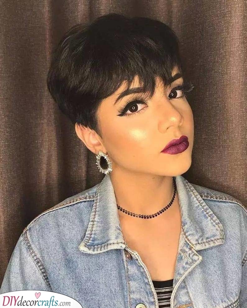 A Cropped Pixie – Short Haircut Styles for Women