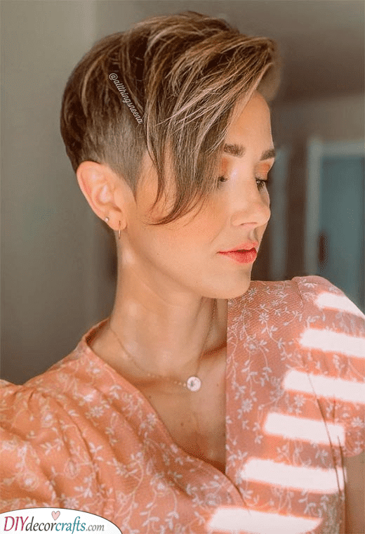 Adding a Long Fringe – Short Natural Hairstyles for Women